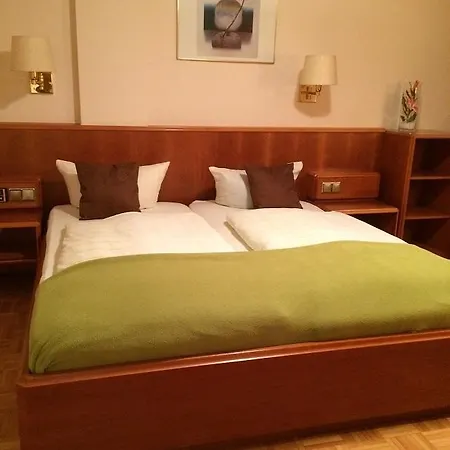 Zum Hauschen-domblick-messe-hotel 3*