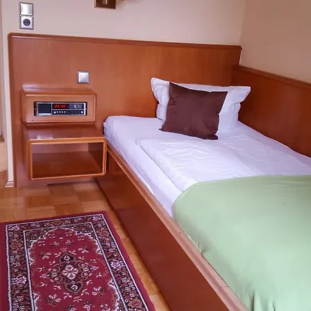 Zum Hauschen-domblick-messe-hotel 3*