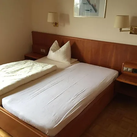 Zum Hauschen-domblick-messe-hotel 로스라스