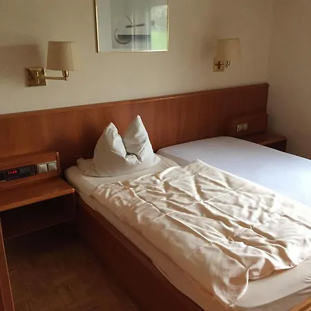 Zum Hauschen-domblick-messe-hotel 로스라스