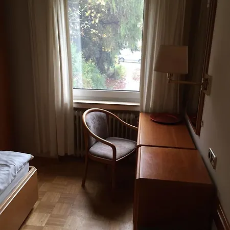호텔 Zum Hauschen-domblick-messe-hotel 3*